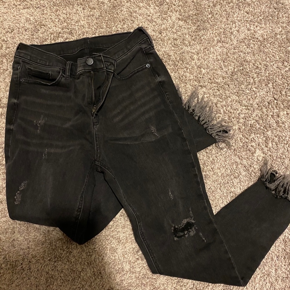 Women’s distressed jeans